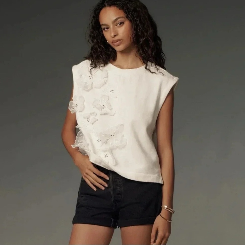 Anthropologie floral appliqué knit top
XS white ivory sleeveless tank